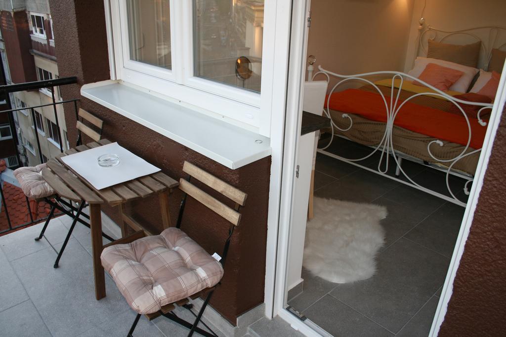 Apartment Classic Deco Загреб Стая снимка